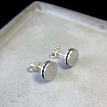Image of Circle Stud Earrings - Silver